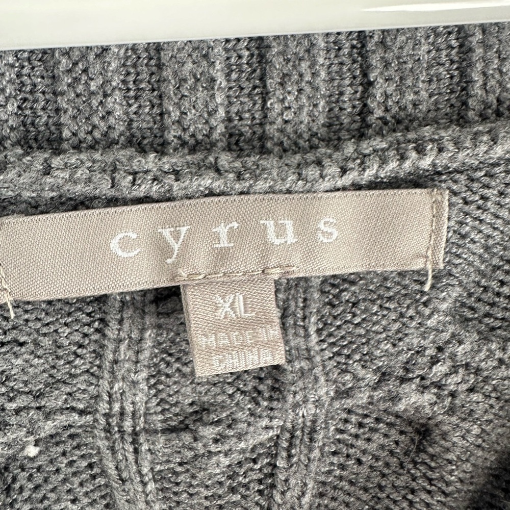 Cyrus Cardigan Sweater Women’s XL Gray Button Front Cable Knit V-Neck Top - Picture 3 of 7
